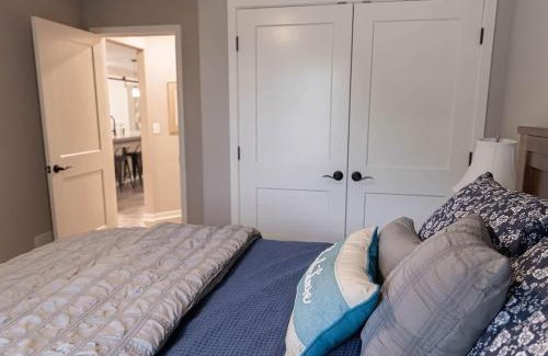Loves Park House | Brand New 2 Bed with Office