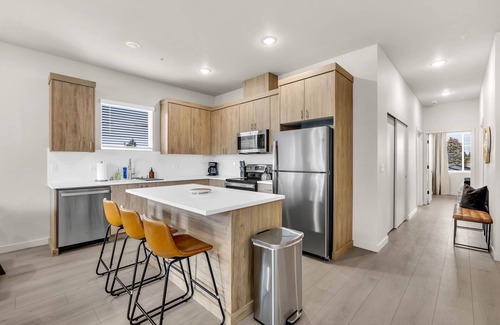 West Hazel Dell Apartment | Brand New 2-bedroom 2 bathroom apartment with AC, WiFi in lovely Vancouver