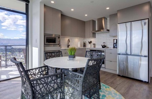 Kelowna Central Business District Condo | Brand New 2 Bedroom Condo Breathtaking Views