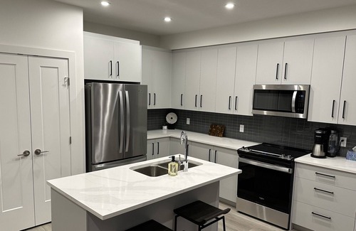 McKinley Condo | Brand new 2 Bedroom Lakeside luxury condo with amazing views and beaches below.