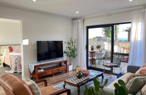 Dinsdale Villa | Brand New 2-Bedroom Retreat in Quiet Cul-de-Sac