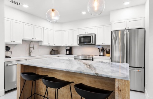 Hunt Club Condo | Brand New 2024 Home on PGA National Golf Course by Guaranteed Rental™