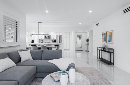 Hunt Club Condo | Brand New 2024 Home on PGA National Golf Course by Guaranteed Rental™