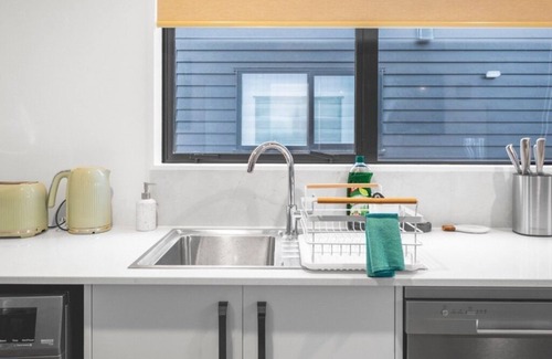 Phillipstown House | Brand New 2BD Home with Parking in city