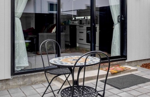 Phillipstown House | Brand New 2BD Home with Parking in city
