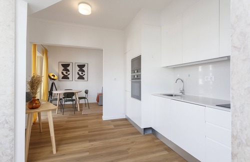 Santo Amaro Apartment | BRAND NEW 2BR Apartment in Alcântara