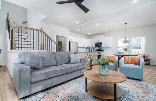 Gainesville House | Brand new 3 bd home - 10 mins from Downtown Gainesville