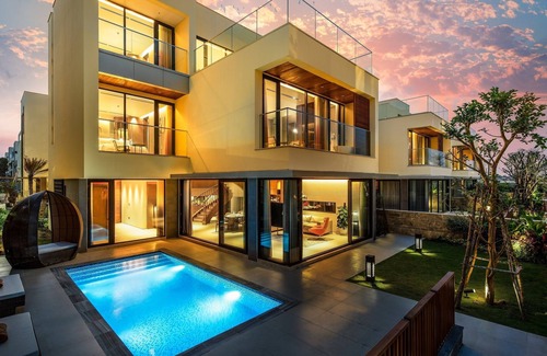 Dien Ban Villa | Brand New 3 BDR Pool Villa in 5 Star Resort| Beach