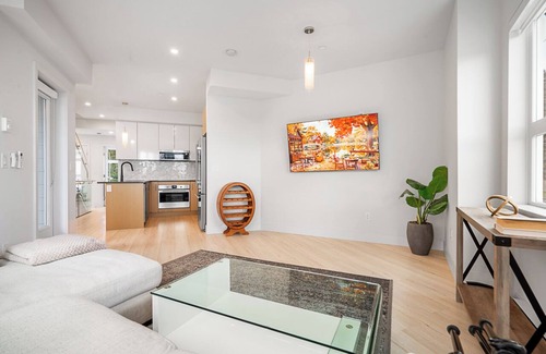 North Vancouver House | Brand New 3 Bed 3 Bath Townhouse