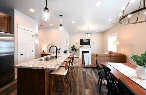 Ashton House | BRAND NEW! 3 Bed, 2 1/2 Bath