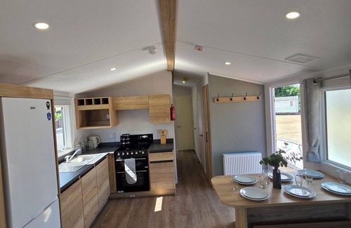 Clacton-on-Sea House | Brand New - 3 bedroom Caravan.