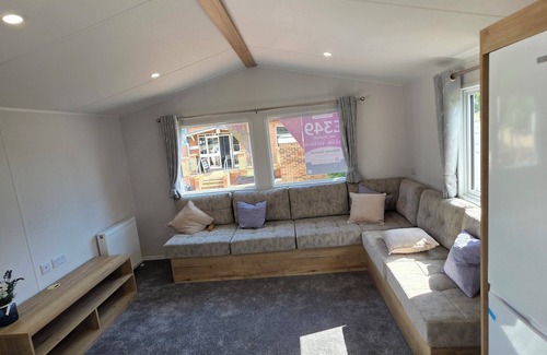 Clacton-on-Sea House | Brand New - 3 bedroom Caravan.