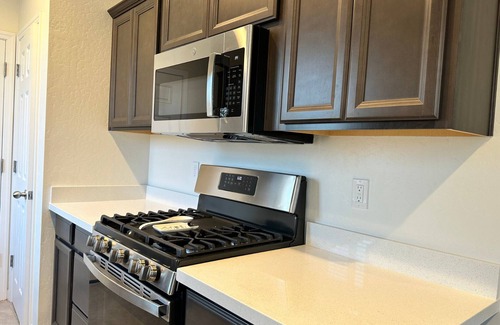 Lemoore House | Brand new 3 bedroom 2 bath home near Lemoore Golf Coursen