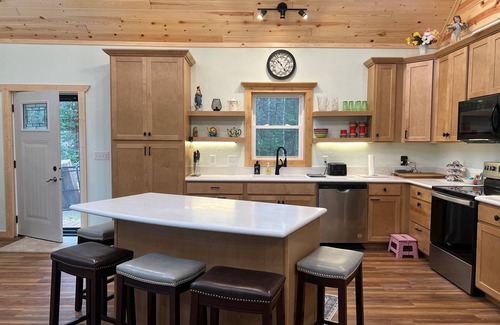 Conover Cabin | Brand new 3-bedroom cabin on 4 acres on Pioneer Lake!
