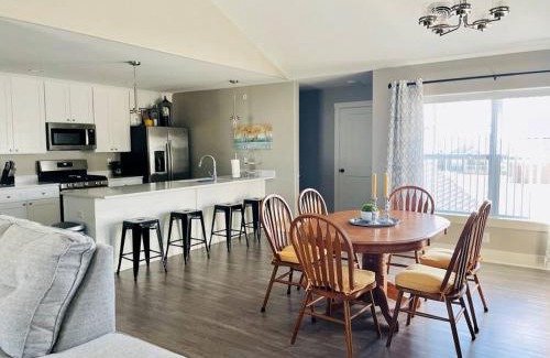 Bettendorf Apartment | Brand New 3 Bedroom Condo in Bettendorf
