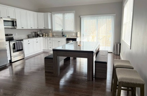 Worcester House | Brand new 3 bedroom house in welcoming Worcester with WiFi and AC