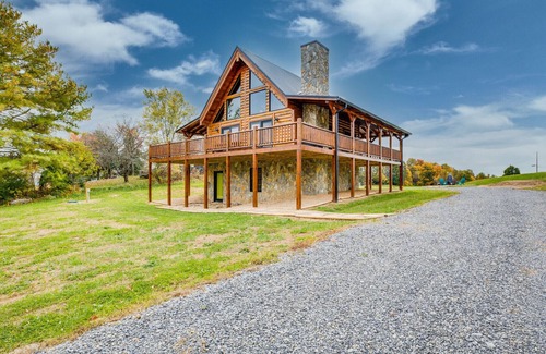 Tyler Cabin | Brand new 3 BR/3BA Log Cabin on 50 Acre Farm with hiking trails.