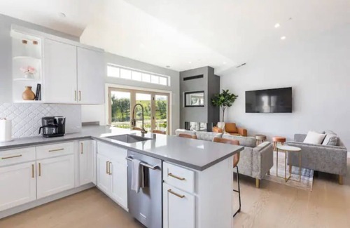 Santa Rosa House | BRAND NEW 3BD/2BA in Heart of Wine Country!