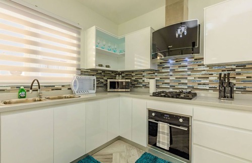 Opal Villa | BRAND NEW 3BR 2BA Villa with Amazing Amenities!