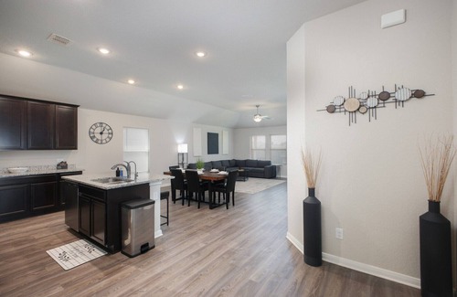 San Antonio House | Brand-New 3BR Brooks Furnished Extended Stay Private Yard Wi-Fi W/D SA