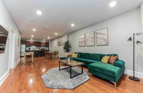 Midtown Village Apartment | BRAND NEW 4/4 Center City w/Roof PATIO Sleeps 20