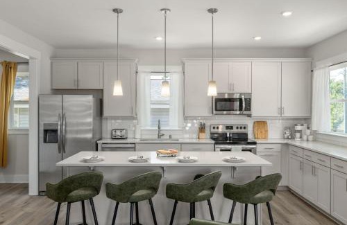 Downtown House | Brand New 4bd - Modern - Prime Location - Spacious