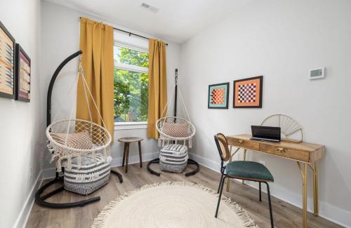 Downtown House | Brand New 4bd - Modern - Prime Location - Spacious