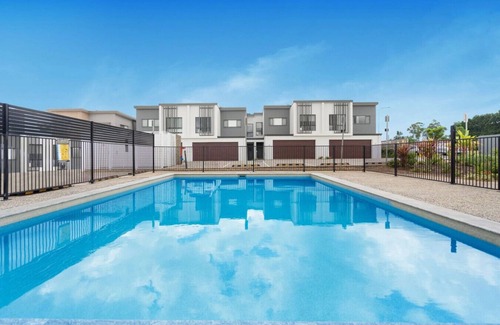 Rochedale House | Brand-new 4beds home,Minutes from M1 & Local Shops
