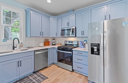Tranquil Harbour House | Brand New 4BR 2.5BA House, Walk to Beach, Shops and Dining, Sleeps 8
