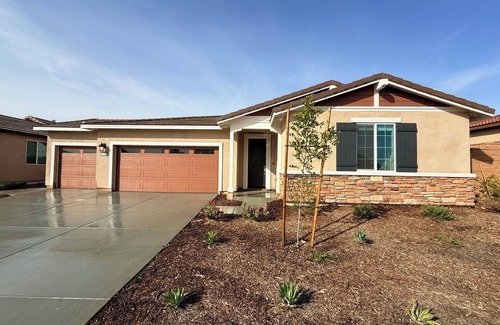 Homeland House | Brand New 5-bedroom house in charming Homeland with AC, WiFi. Enjoy your stay