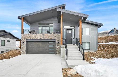 Wolf Creek House | Brand NEW 5 Bedroom House in Eden at the base of Powder Mtn and Wolf Creek Golf Course