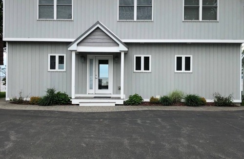 Sylvan Beach House | Brand New 5 Bedroom Lux Sylvan Beach House W Private Beach & Free WIFI