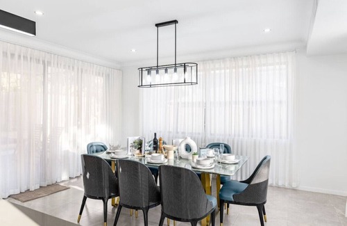 Rochedale House | Brand New 5B Luxury Modern Dream House @Rochedale