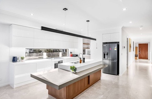 Rochedale House | Brand New 5B Luxury Modern Dream House @Rochedale