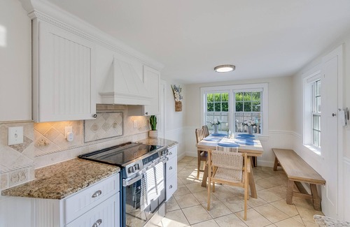 Hyannis House | Brand New 5BR - Pool, Hot Tub, A/C – Walk to Beach, Main St. & Ferry - Sleeps 12
