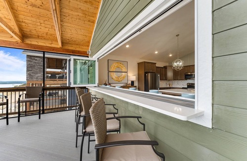 Hollister House | Brand New 7BR Luxury Lake View In/Out Pool Hot Tub