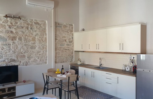 Pythagorion Apartment | Brand new apartment on the main street of Pythagorion