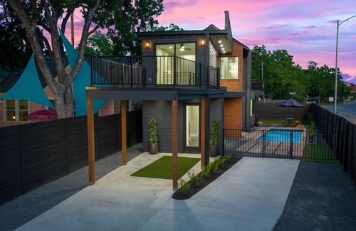 Cherrywood House | Brand New Austin Downtown Home -Pool