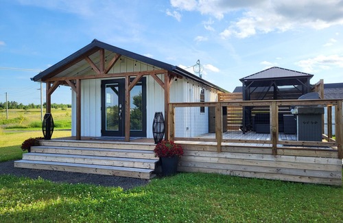 Mundleville Cottage | Brand New! Bear Creek Hideaway on Richibucto River w/kayaks!