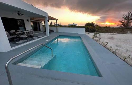 Whitby House | BRAND NEW Beachfront Villa best sandy beach in TCI with pool Fox Tail Palm Villa