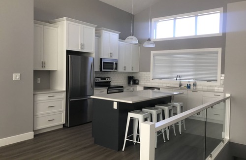 Mountain View House | Brand new beautiful home with the best view outside of Waterton Park. UPPER fl.