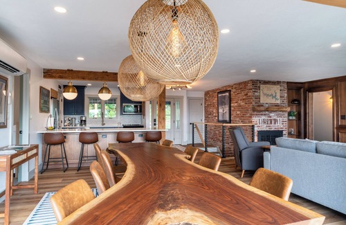 Lakeview House | BRAND NEW! Beautifully rehabbed 3 bedroom, 3 bathroom lake home.
