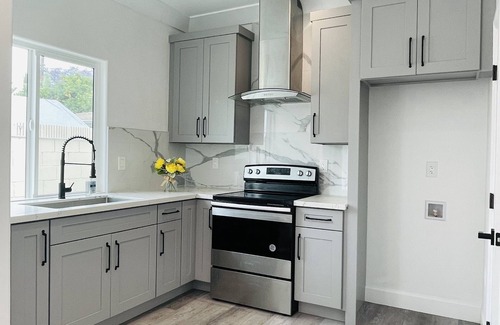 Garden Grove Apartment | BRAND NEW BEAUTY STUDIO IN GARDEN GROVE