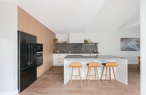 Killcare House | Brand new boutique, bayside cottage w/sauna + plunge pool