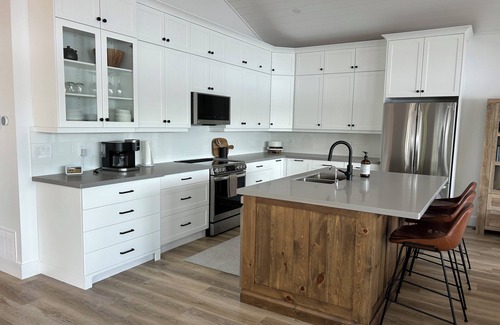 Buckhorn Cottage | Brand New Buckhorn Lake Cottage