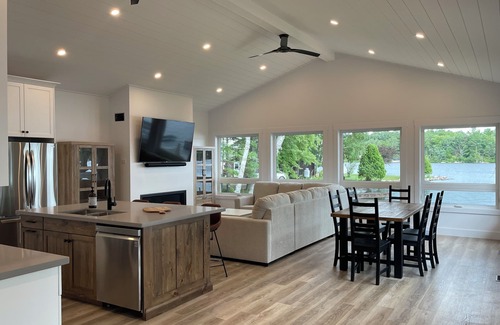 Buckhorn Cottage | Brand New Buckhorn Lake Cottage
