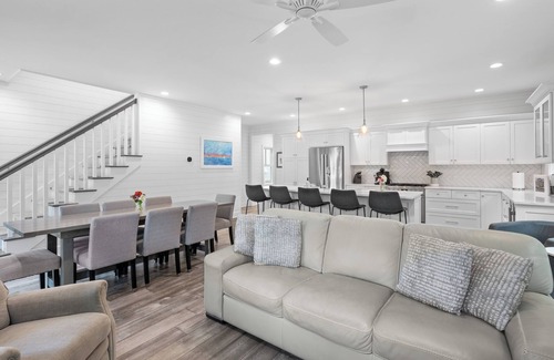 Lakeside House | Brand new cottage. Inside Lakeside- Beds premade with linens- Golf cart included