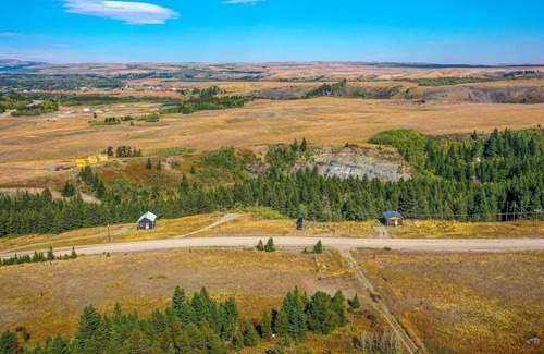 East Glacier Park Cabin | Brand new cabin (April 2020) just down the road from Glacier National Park!