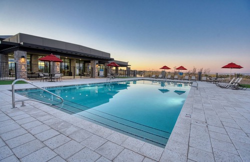 Ehrenberg RV Rental | Brand New Cabin along the Colorado River!