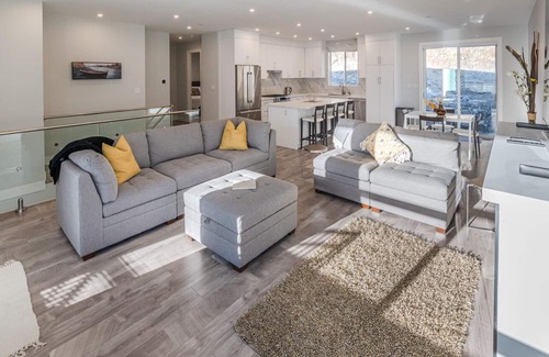 Okanagan-Similkameen House | BRAND NEW! Cartwright Mountain Ridge - Beautiful Brand New Home with Hot Tub!